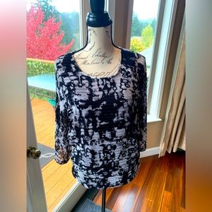 Womens size L flare sleeve top